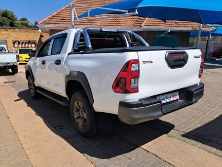 2017-Toyota-Hilux-24-GD-6-Raised-Body-SRX-Double-Cab_13