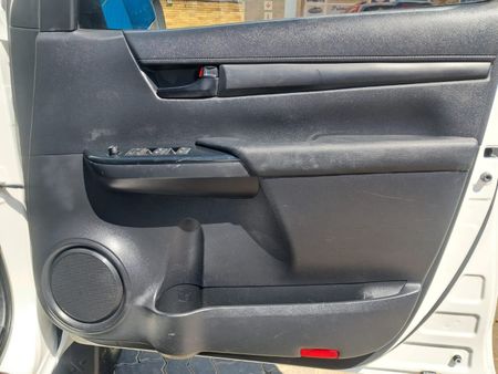 2017-Toyota-Hilux-24-GD-6-Raised-Body-SRX-Double-Cab_8