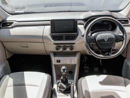 2026-Renault-Triber-10-Techno_14
