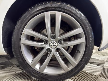 2015-Volkswagen-Golf-VII-14-TSI-Comfortline-Auto_16