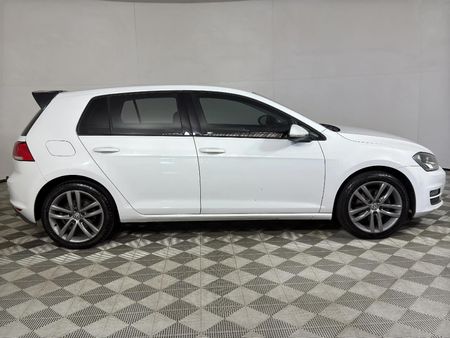 2015-Volkswagen-Golf-VII-14-TSI-Comfortline-Auto_3