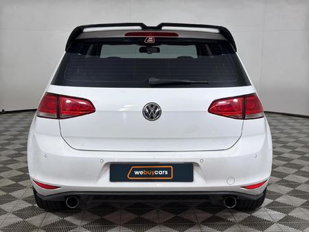 2015-Volkswagen-Golf-VII-14-TSI-Comfortline-Auto_4