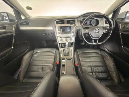 2015-Volkswagen-Golf-VII-14-TSI-Comfortline-Auto_6