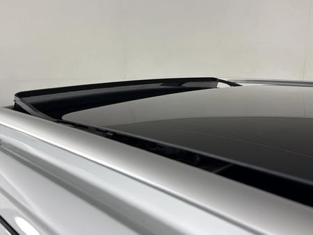 2023-Mercedes-Benz-V-Class-V220d-Avantgarde-Auto_14