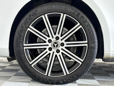 2023-Mercedes-Benz-V-Class-V220d-Avantgarde-Auto_18