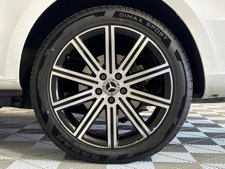 2023-Mercedes-Benz-V-Class-V220d-Avantgarde-Auto_20
