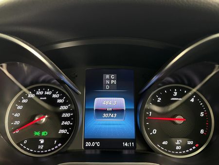 2023-Mercedes-Benz-V-Class-V220d-Avantgarde-Auto_7