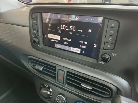 2025-Hyundai-Grand-i10-12-Motion-Auto_9