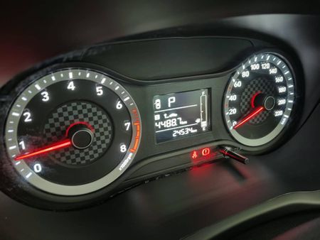 2025-Hyundai-Grand-i10-12-Motion-Auto_10