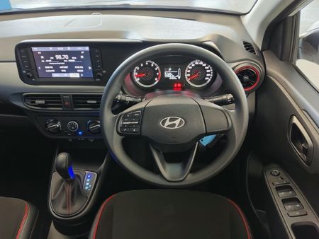 2025-Hyundai-Grand-i10-12-Motion-Auto_5