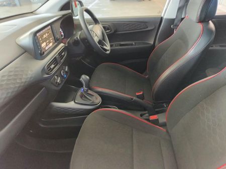 2025-Hyundai-Grand-i10-12-Motion-Auto_6
