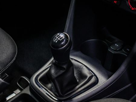 2026-Volkswagen-Polo-Vivo-14-Life_10