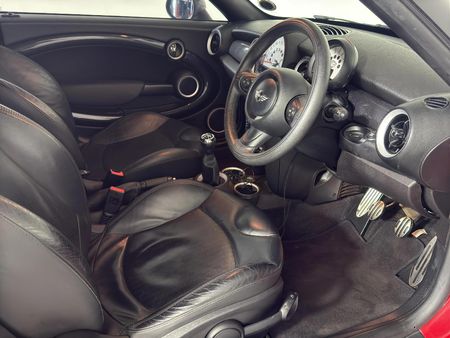 2015-MINI-Coupe-Cooper-S_8