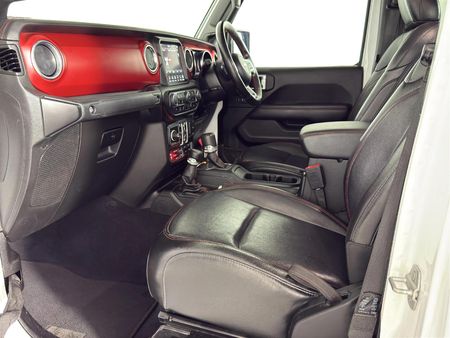 2022-Jeep-Gladiator-Rubicon-36-4x4-Auto-Double-Cab_9