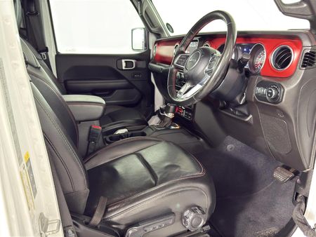 2022-Jeep-Gladiator-Rubicon-36-4x4-Auto-Double-Cab_10