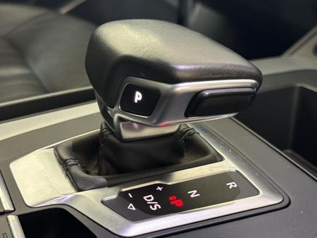 2022-Audi-Q5-Sportback-quattro-S-Line-Auto-40-TDI_11