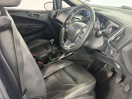 2016-Ford-B-Max-10-EcoBoost-Titanium_10