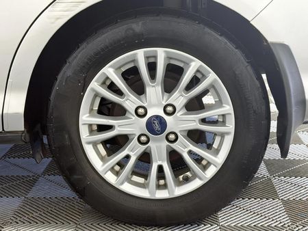 2016-Ford-B-Max-10-EcoBoost-Titanium_17