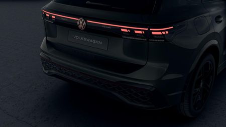 2026-Volkswagen-Tiguan-14TSI-R-Line_5