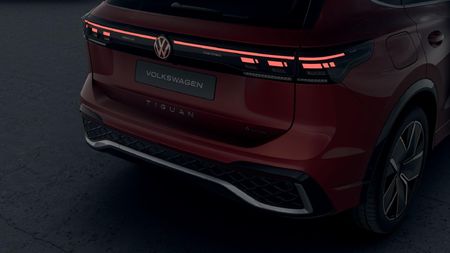 2026-Volkswagen-Tiguan-20-TSI-R-Line-4Motion-Auto_5
