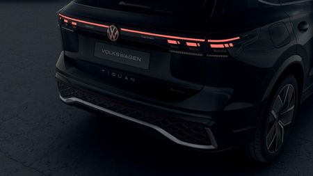2026-Volkswagen-Tiguan-20-TSI-R-Line-4Motion-Auto_5