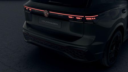2026-Volkswagen-Tiguan-20-TSI-R-Line-4Motion-Auto_5