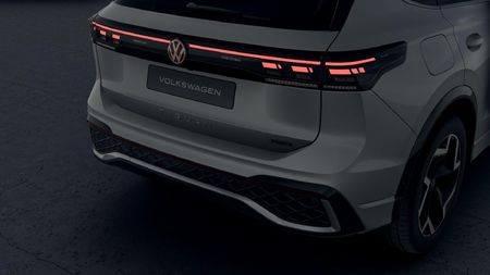 2026-Volkswagen-Tiguan-20-TSI-R-Line-4Motion-Auto_5