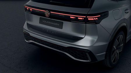 2026-Volkswagen-Tiguan-20TDI-R-Line-4Motion_5