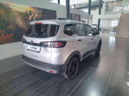 2026-Renault-Triber-10-Techno_3