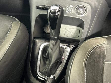 2016-Renault-Captur-12T-Dynamique-5-dr-Auto-88kW_11