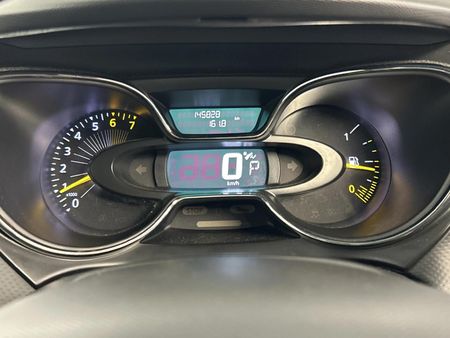 2016-Renault-Captur-12T-Dynamique-5-dr-Auto-88kW_7