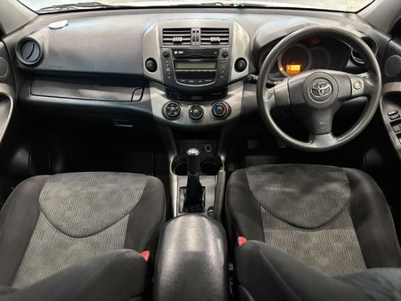 2011-Toyota-RAV4-20-GX_9
