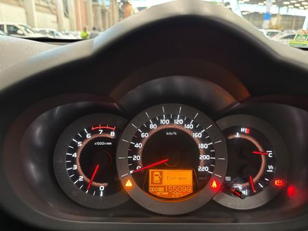 2011-Toyota-RAV4-20-GX_10