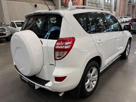 2011-Toyota-RAV4-20-GX_2