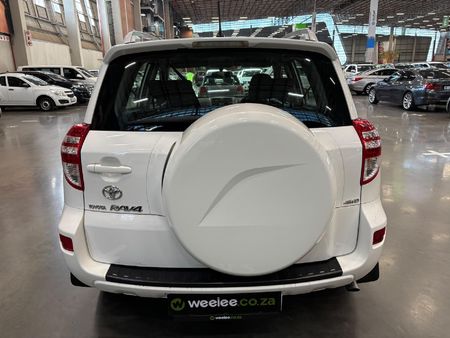 2011-Toyota-RAV4-20-GX_3
