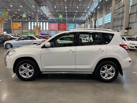 2011-Toyota-RAV4-20-GX_5