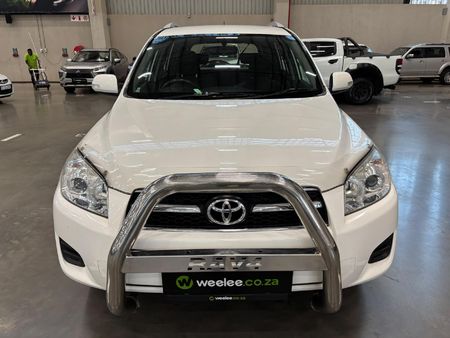 2011-Toyota-RAV4-20-GX_7