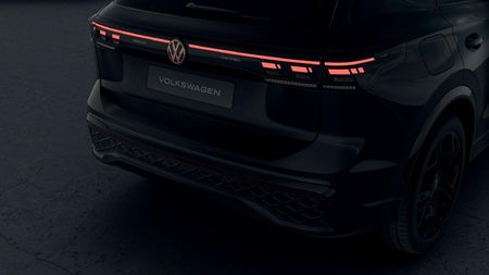 2026-Volkswagen-Tiguan-20-TSI-R-Line-4Motion-Auto_5