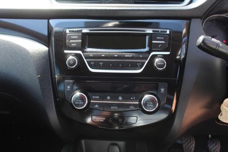 2018-Nissan-Qashqai-15-dCi-Acenta_6