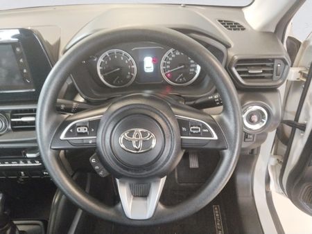 2025-Toyota-Urban-Cruiser-15-XR-Auto_9
