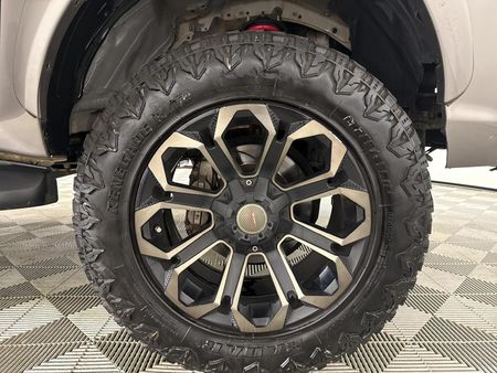 2019-Toyota-Hilux-28-GD-6-Raised-Body-Raider-4x4-Auto-Extended-Cab_11