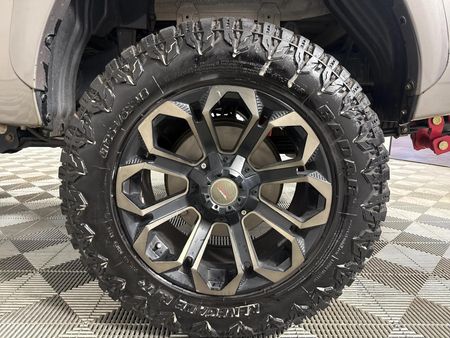 2019-Toyota-Hilux-28-GD-6-Raised-Body-Raider-4x4-Auto-Extended-Cab_12