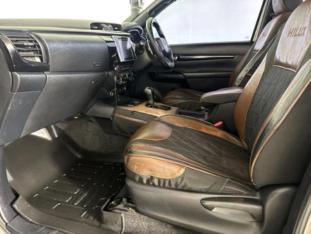 2019-Toyota-Hilux-28-GD-6-Raised-Body-Raider-4x4-Auto-Extended-Cab_5