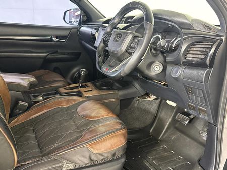 2019-Toyota-Hilux-28-GD-6-Raised-Body-Raider-4x4-Auto-Extended-Cab_6