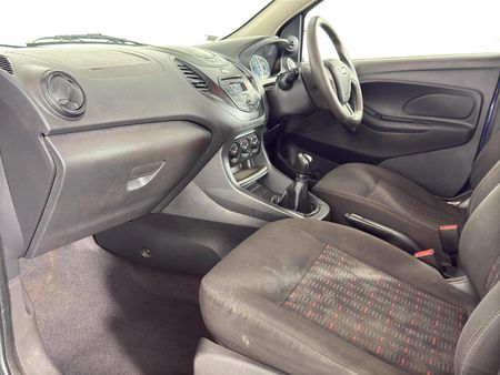 2016-Ford-Figo-15-Ambiente-5-dr_9