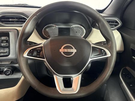 2023-Nissan-Magnite-10-Visia_12