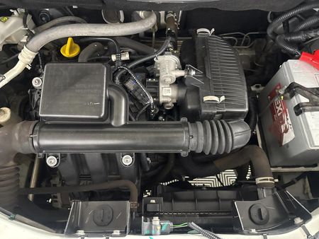2023-Nissan-Magnite-10-Visia_13