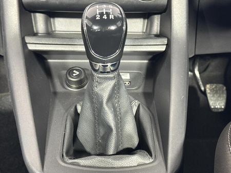 2017-Ford-Figo-15-Titanium-5-dr_11