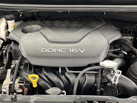 2017-Hyundai-Elantra-16-Executive_14