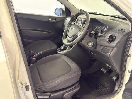 2015-Hyundai-Grand-i10-125-Fluid-Auto_10